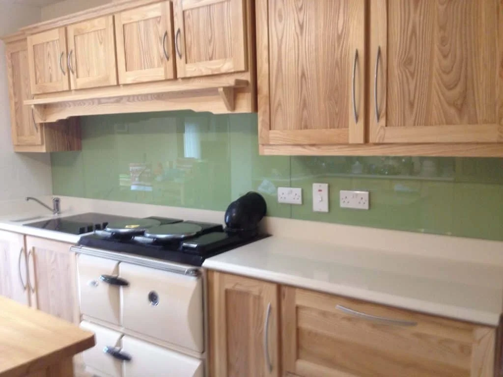 Your choice Glass or Tiles. 1